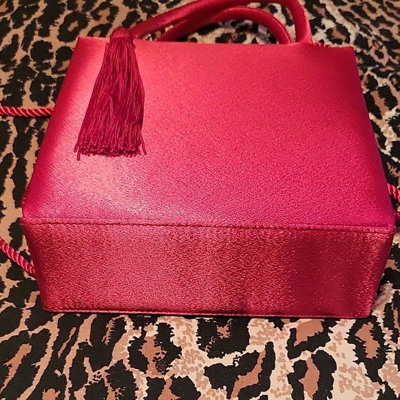 NEW Vibrant Red Satin Mini-Handbag with Tassel, 7.5" x 7.5" - Picture 7 of 12